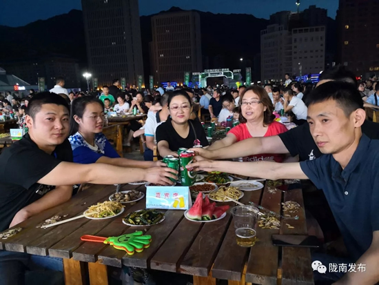 好嗨喲！隴南第一屆青島啤酒節(jié)開幕啦，為期8天